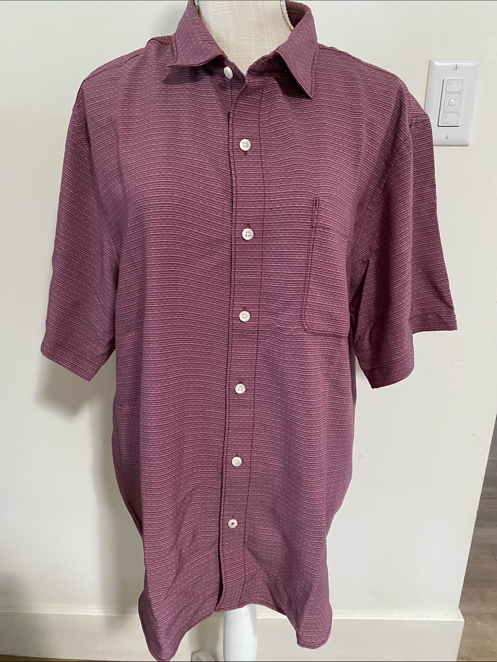 New with tag Tommy Bahama grand view Short-Sleeve Button-Down shirt Large